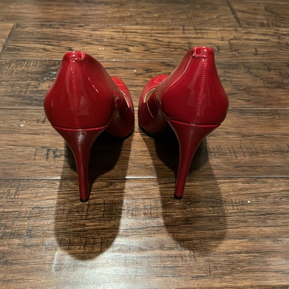 Excellent condition Jessica Simpson Heels size 7. Red. Worn once. - Picture 2 of 4